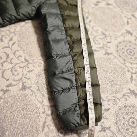 Patagonia Youth Olive Puffer Jacket, Sz M, Two Sided - Picture 9 of 10